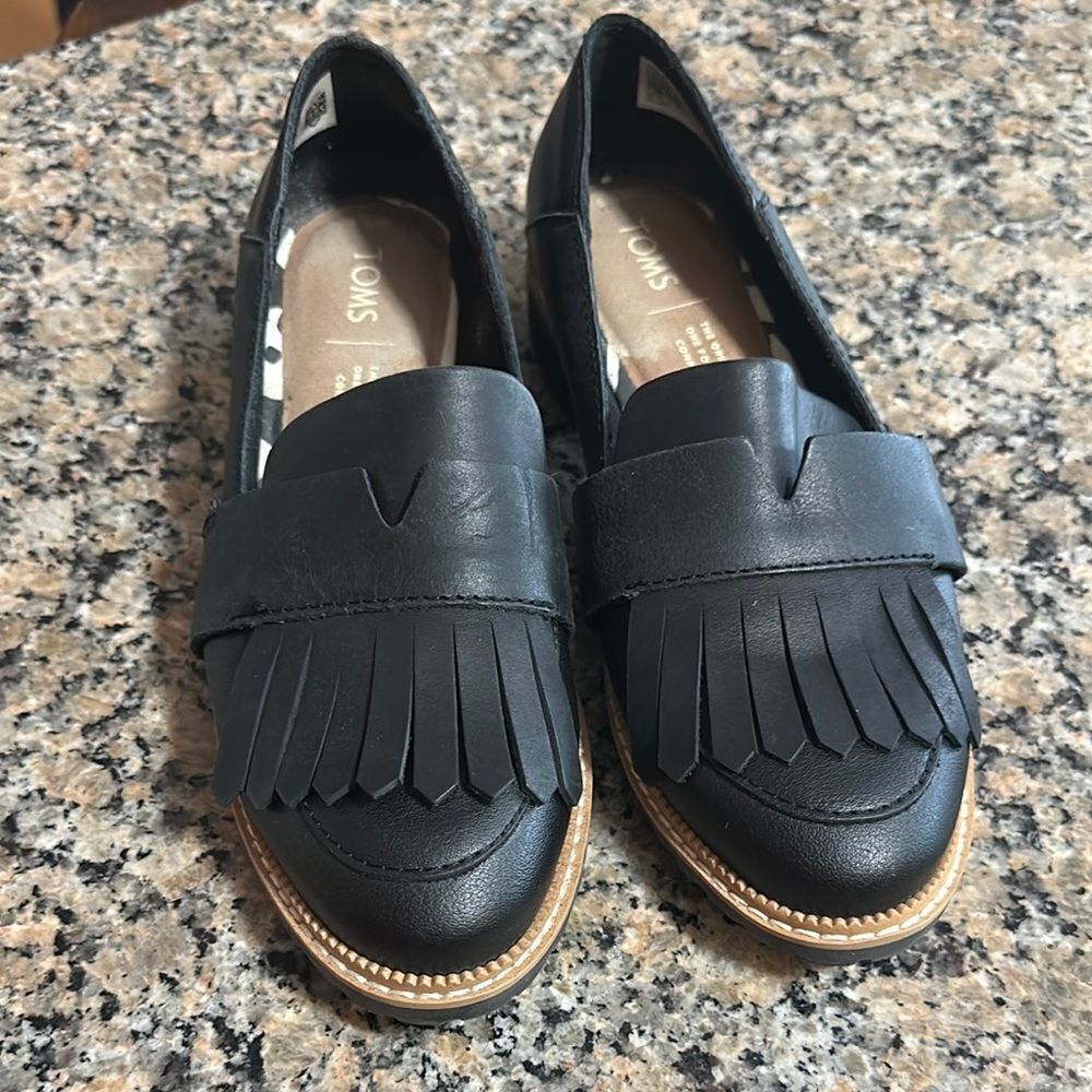 TOMS Women's Black Fringe Loafers